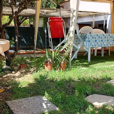 Casa Vacanze Laura ตอร์โตลี ภายนอก รูปภาพ
