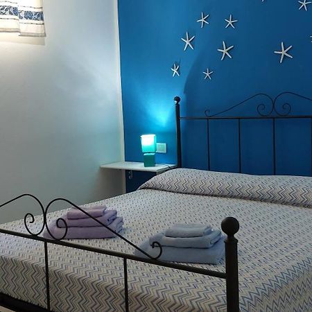 Casa Vacanze Laura ตอร์โตลี ภายนอก รูปภาพ