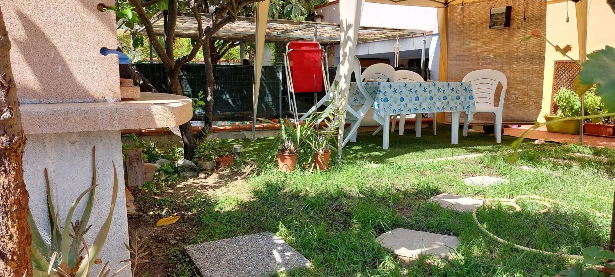Casa Vacanze Laura ตอร์โตลี ภายนอก รูปภาพ