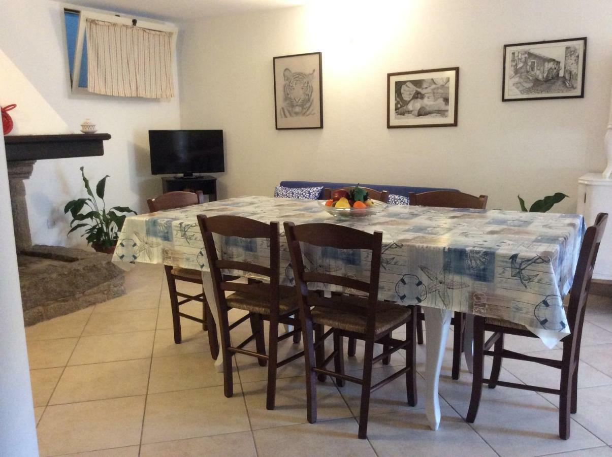Casa Vacanze Laura ตอร์โตลี ภายนอก รูปภาพ