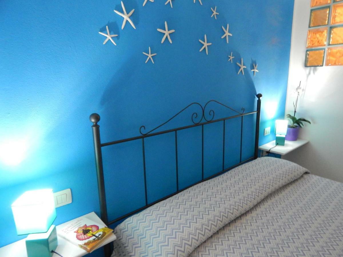 Casa Vacanze Laura ตอร์โตลี ภายนอก รูปภาพ