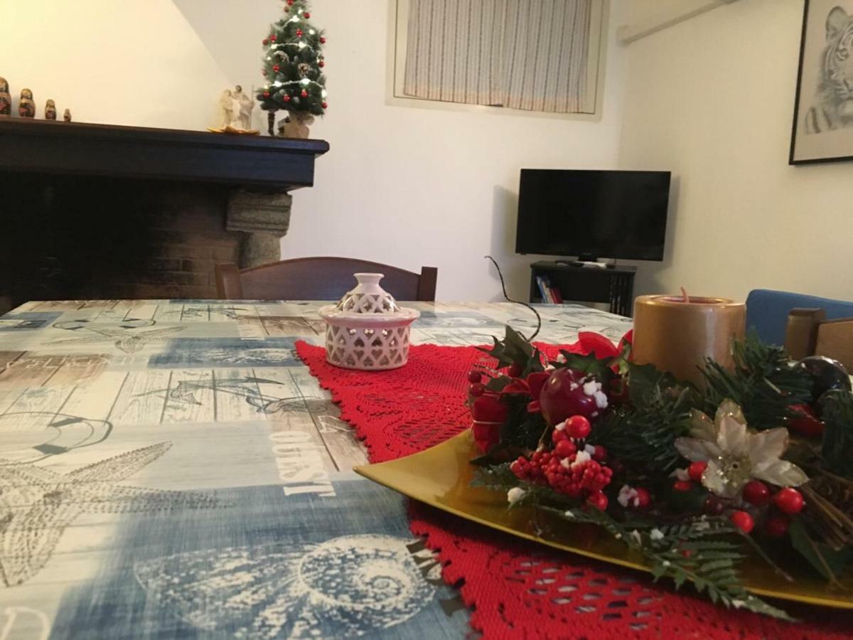 Casa Vacanze Laura ตอร์โตลี ภายนอก รูปภาพ