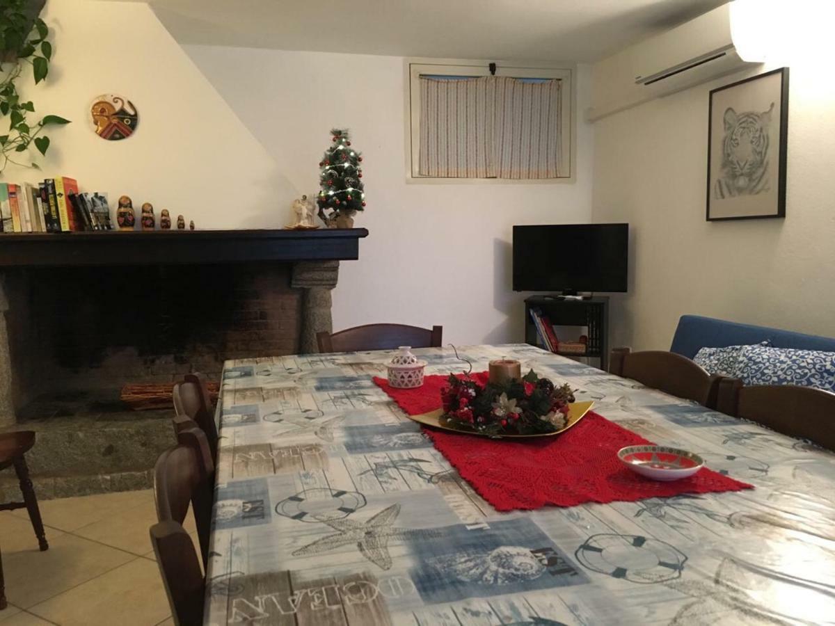 Casa Vacanze Laura ตอร์โตลี ภายนอก รูปภาพ