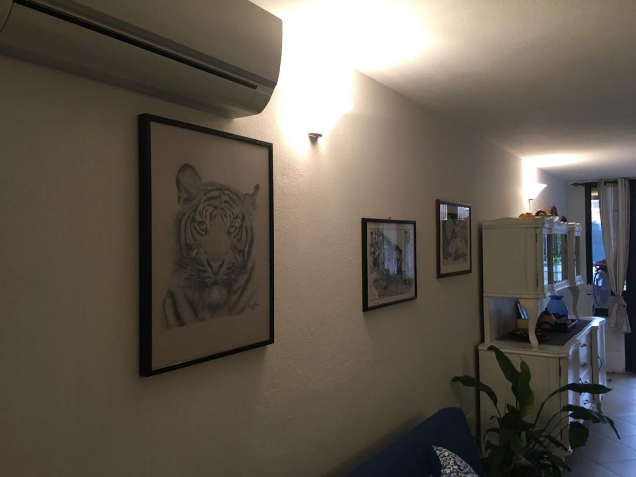 Casa Vacanze Laura ตอร์โตลี ภายนอก รูปภาพ